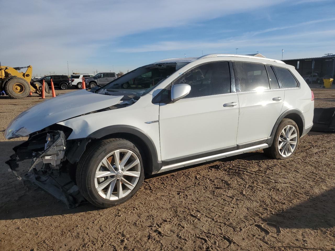 2017 Volkswagen Golf Alltrack S - zdjęcie główne