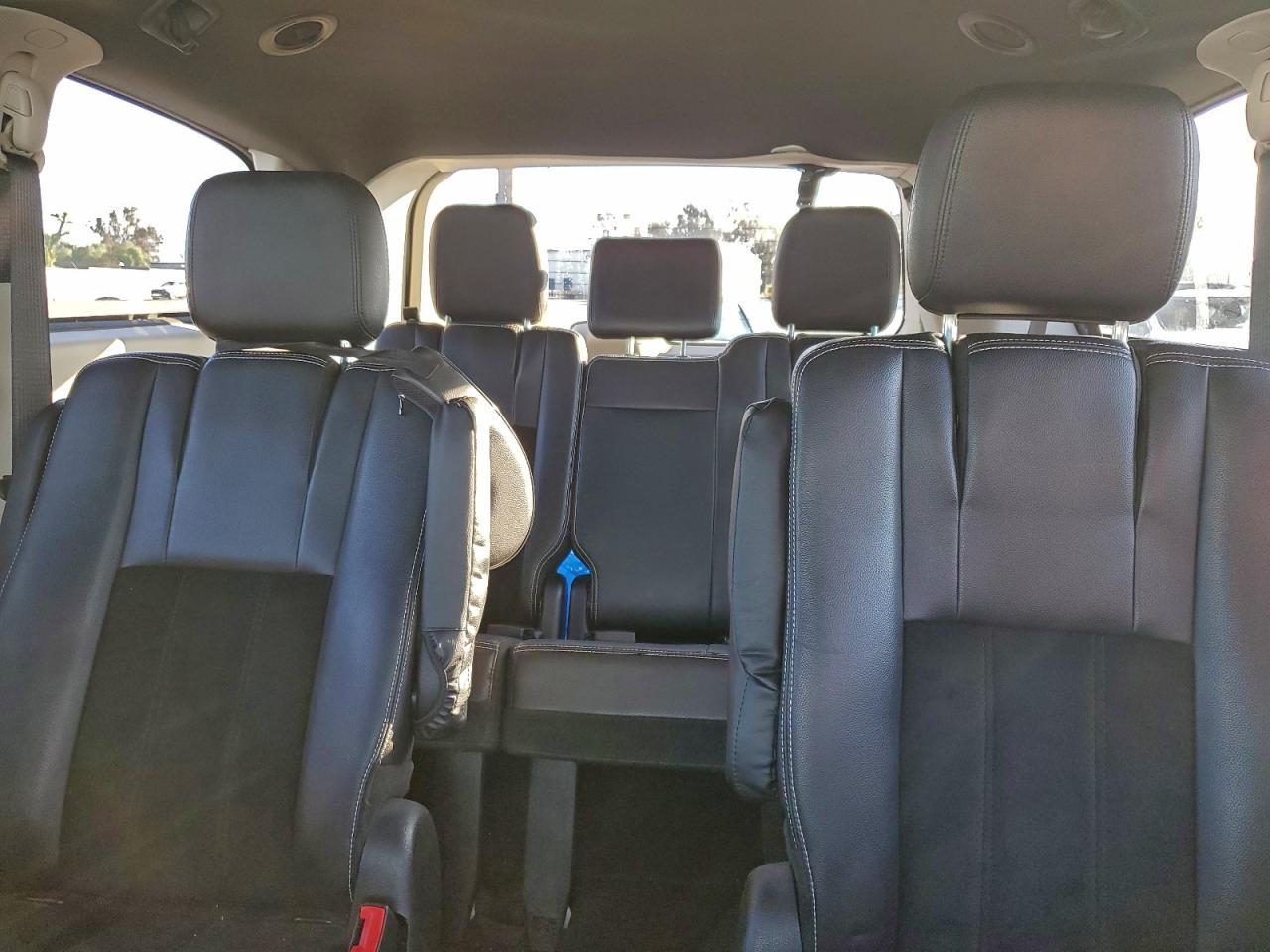 2017 Dodge Caravan - zdjęcie 10