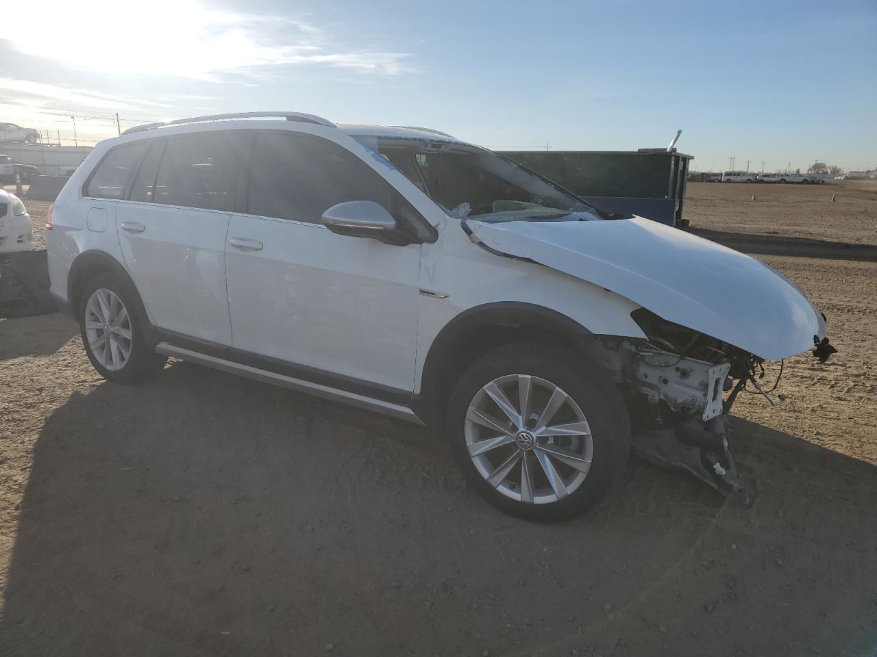 2017 Volkswagen Golf Alltrack S - zdjęcie 4