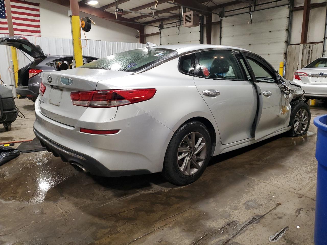 2020 Kia Optima - zdjęcie 3