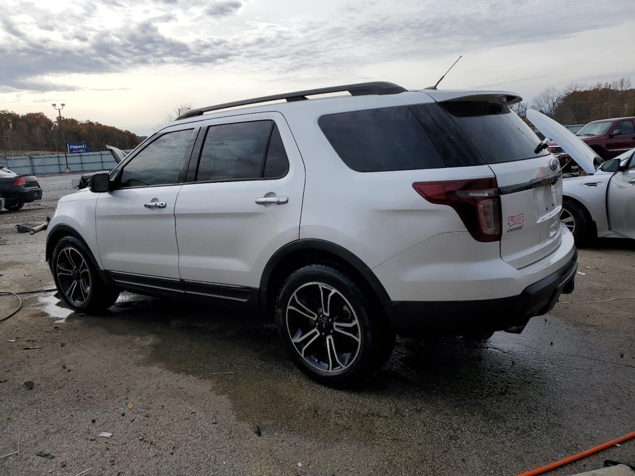 2014 Ford Explorer Sport - zdjęcie 2