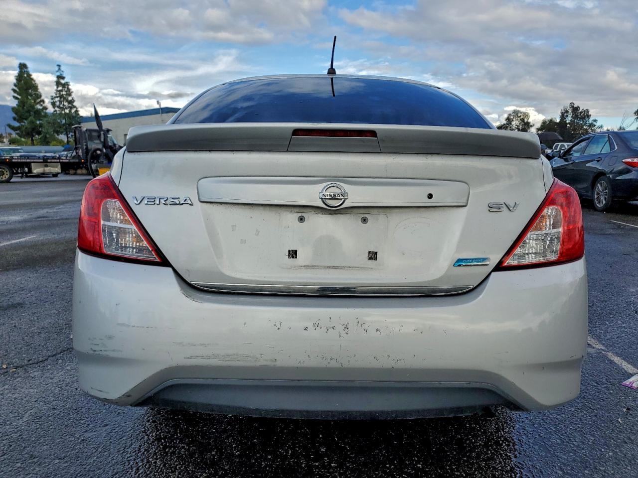 2016 Nissan Versa - zdjęcie 6