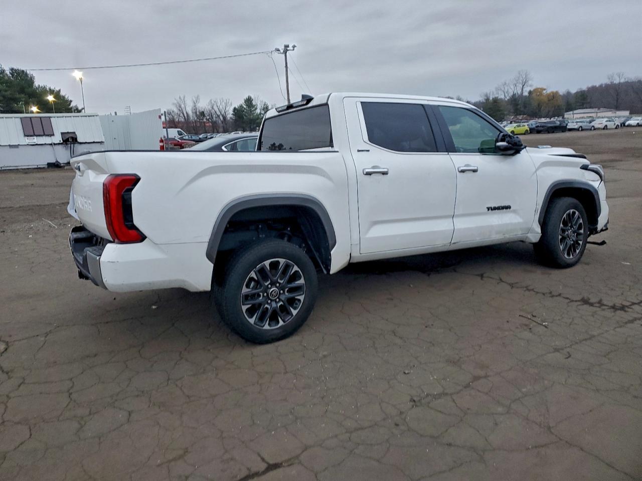 2023 Toyota Tundra Crewmax Limited - zdjęcie 3