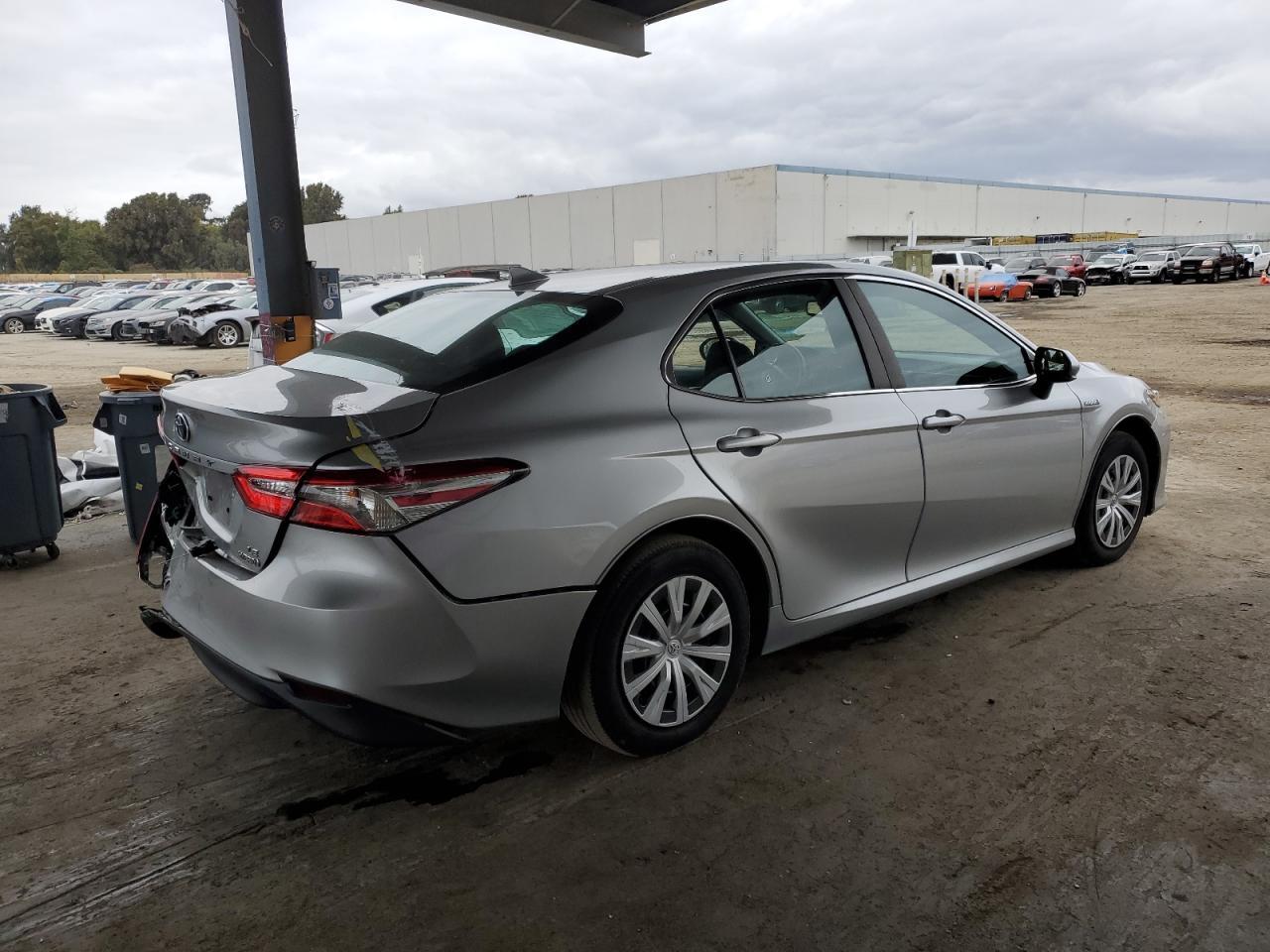 2018 Toyota Camry - zdjęcie 3
