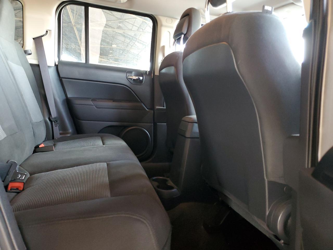 2017 Jeep Liberty (Patriot) - zdjęcie 11