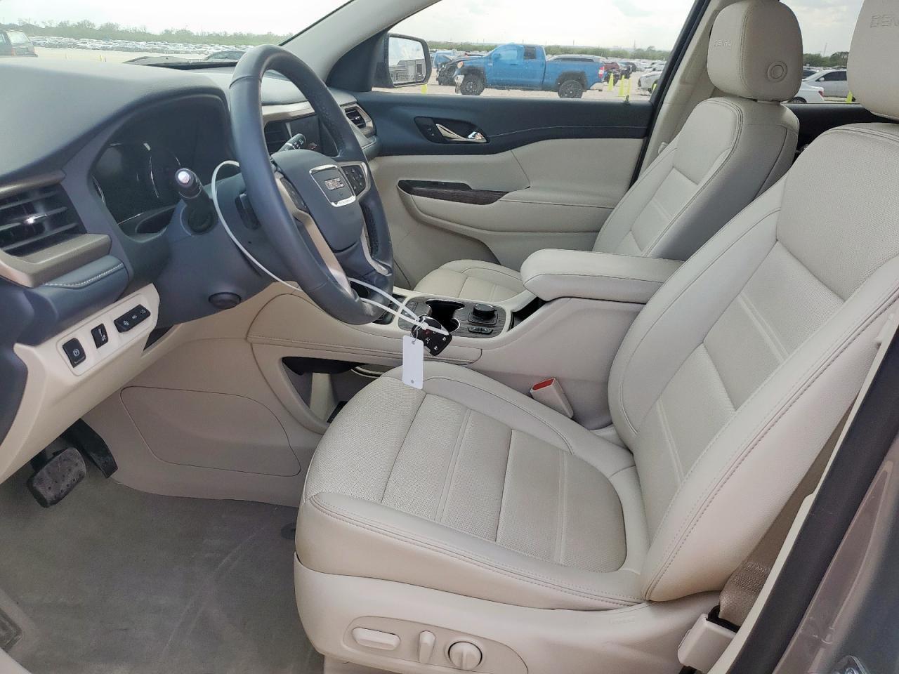 2023 GMC Acadia Denali - zdjęcie 7