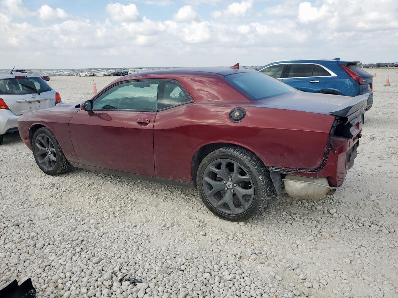 2017 Dodge Challenger - zdjęcie 2