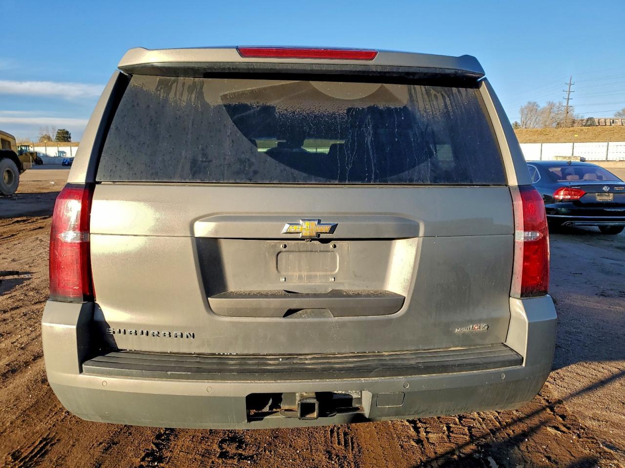 2018 Chevrolet Suburban - zdjęcie 6