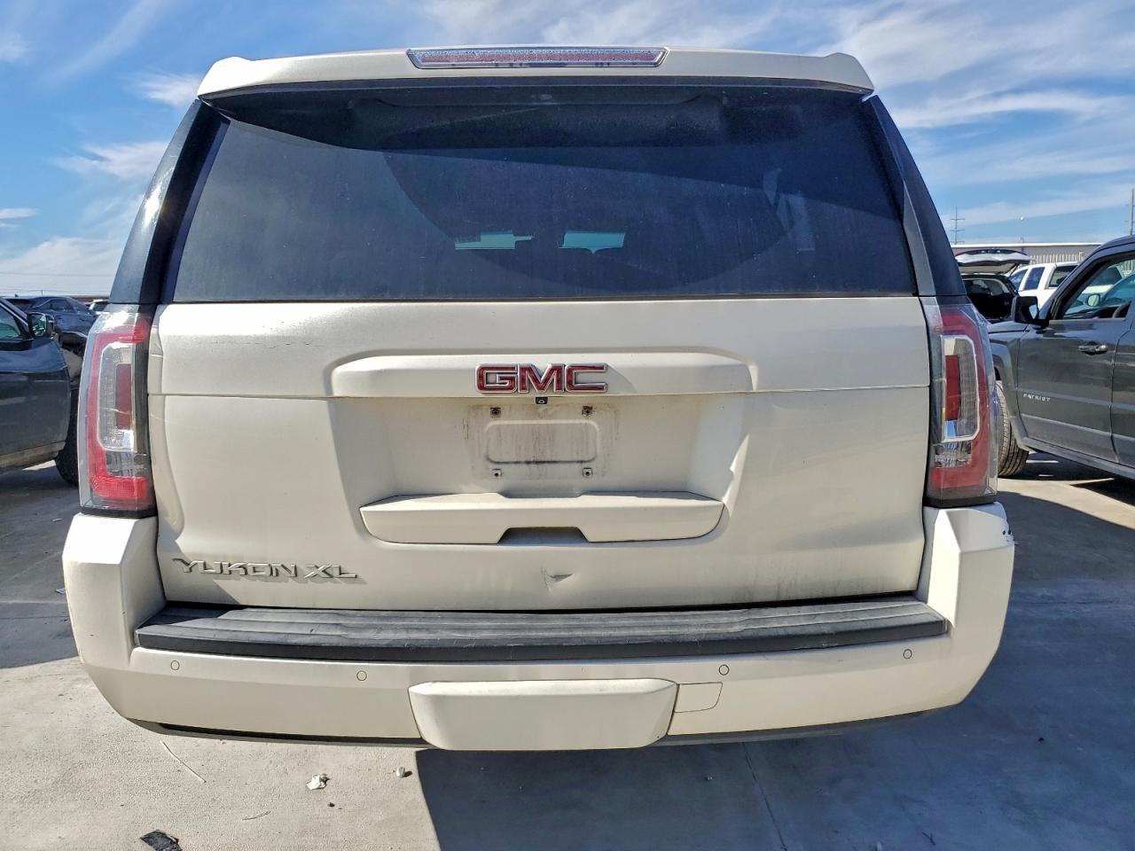 2015 GMC Yukon - zdjęcie 6