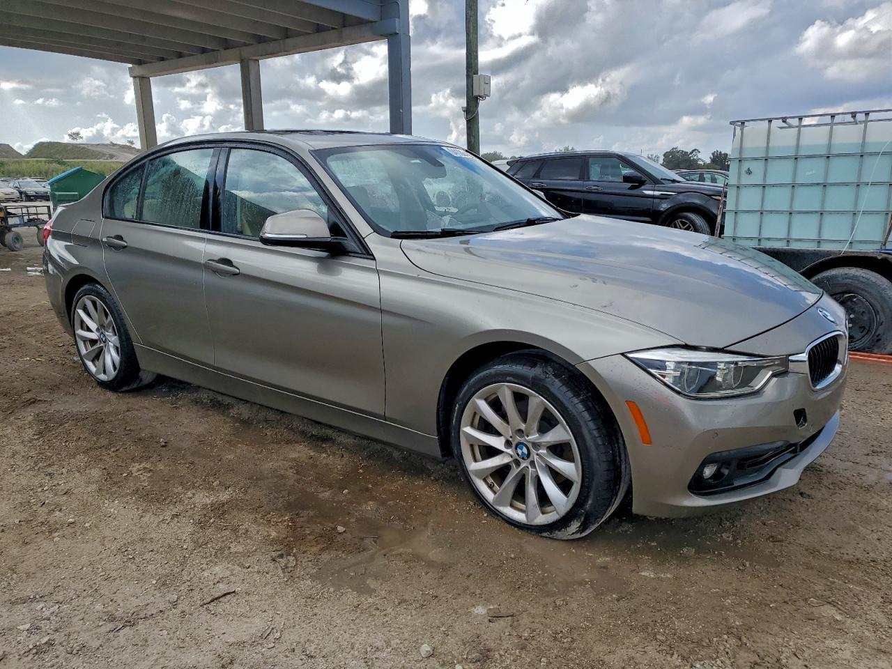 2018 BMW Seria 3 - zdjęcie 4