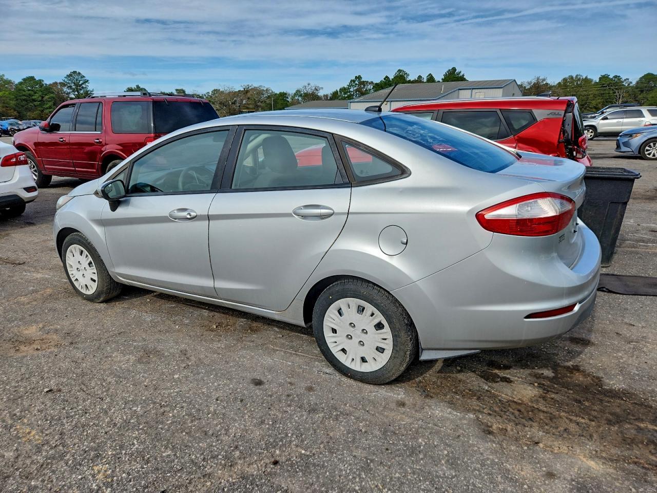 2015 Ford Fiesta S - zdjęcie 2