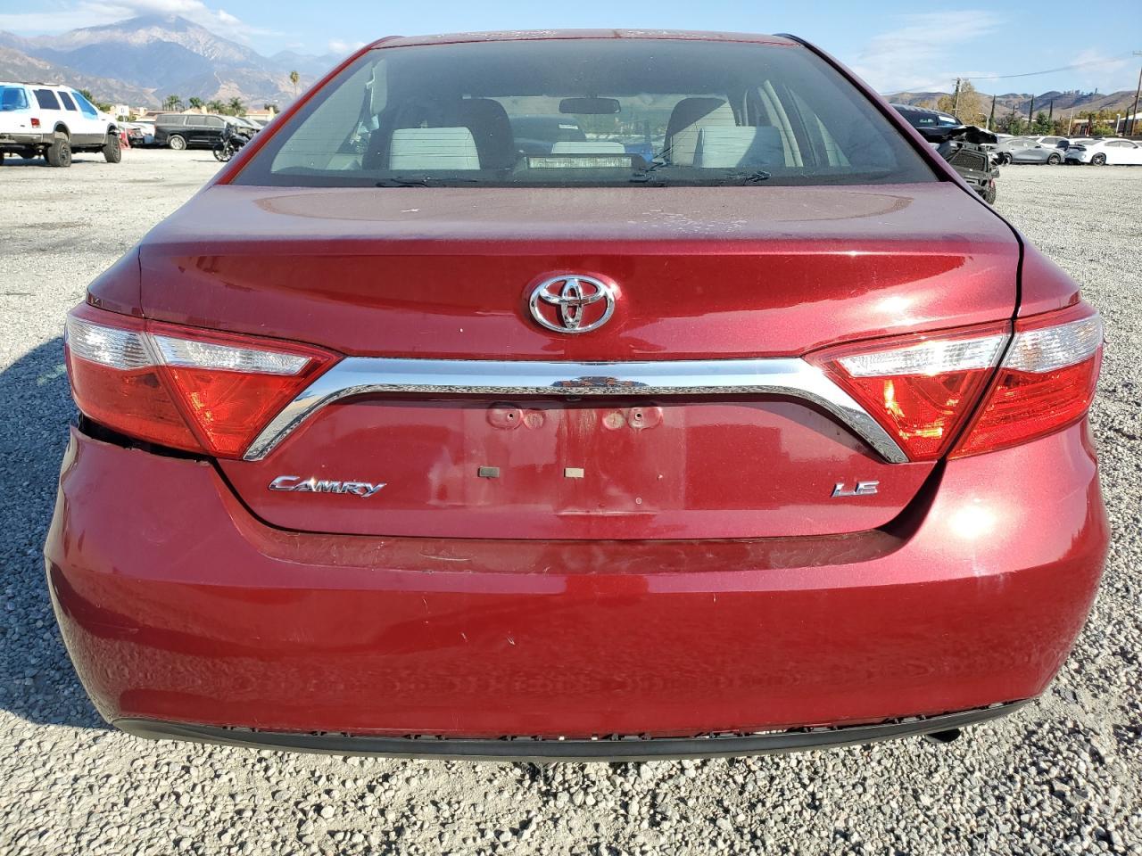 2015 Toyota Camry Le - zdjęcie 6