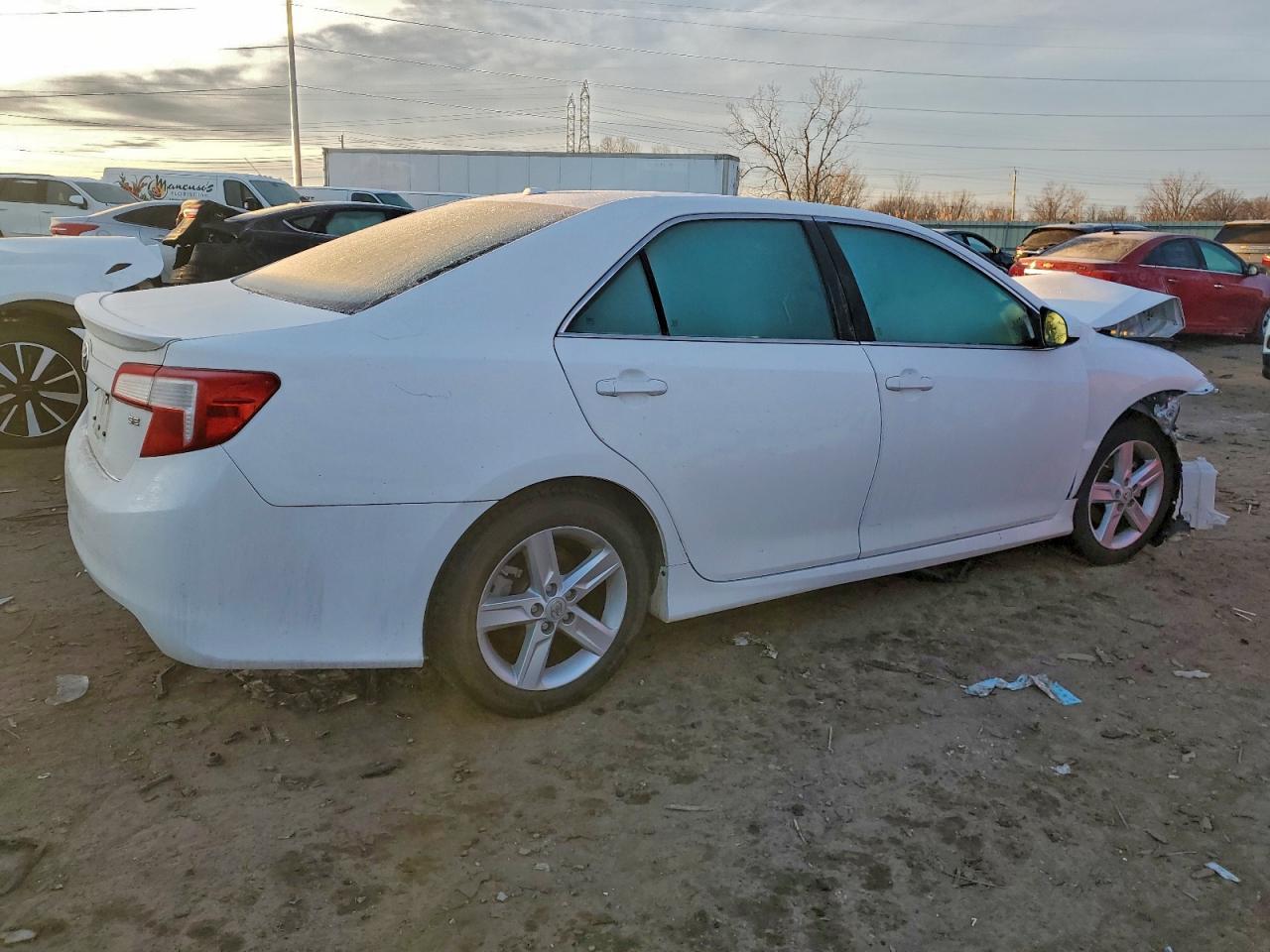 2014 Toyota Camry - zdjęcie 3