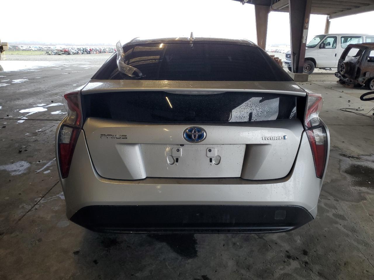 2017 Toyota Prius - zdjęcie 6