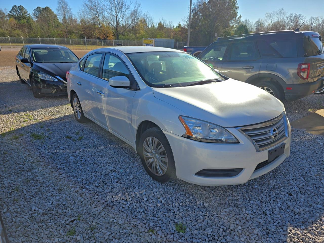 2014 Nissan Sentra - zdjęcie główne