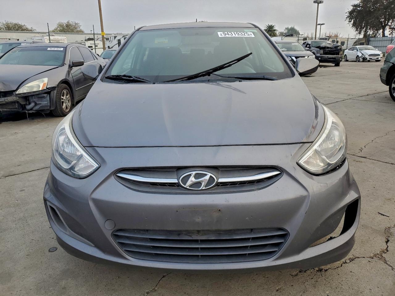 2016 Hyundai Accent - zdjęcie 5