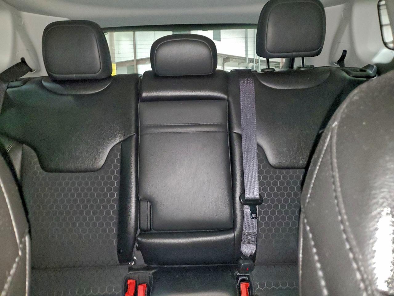 2020 Jeep Compass Latitude - zdjęcie 10