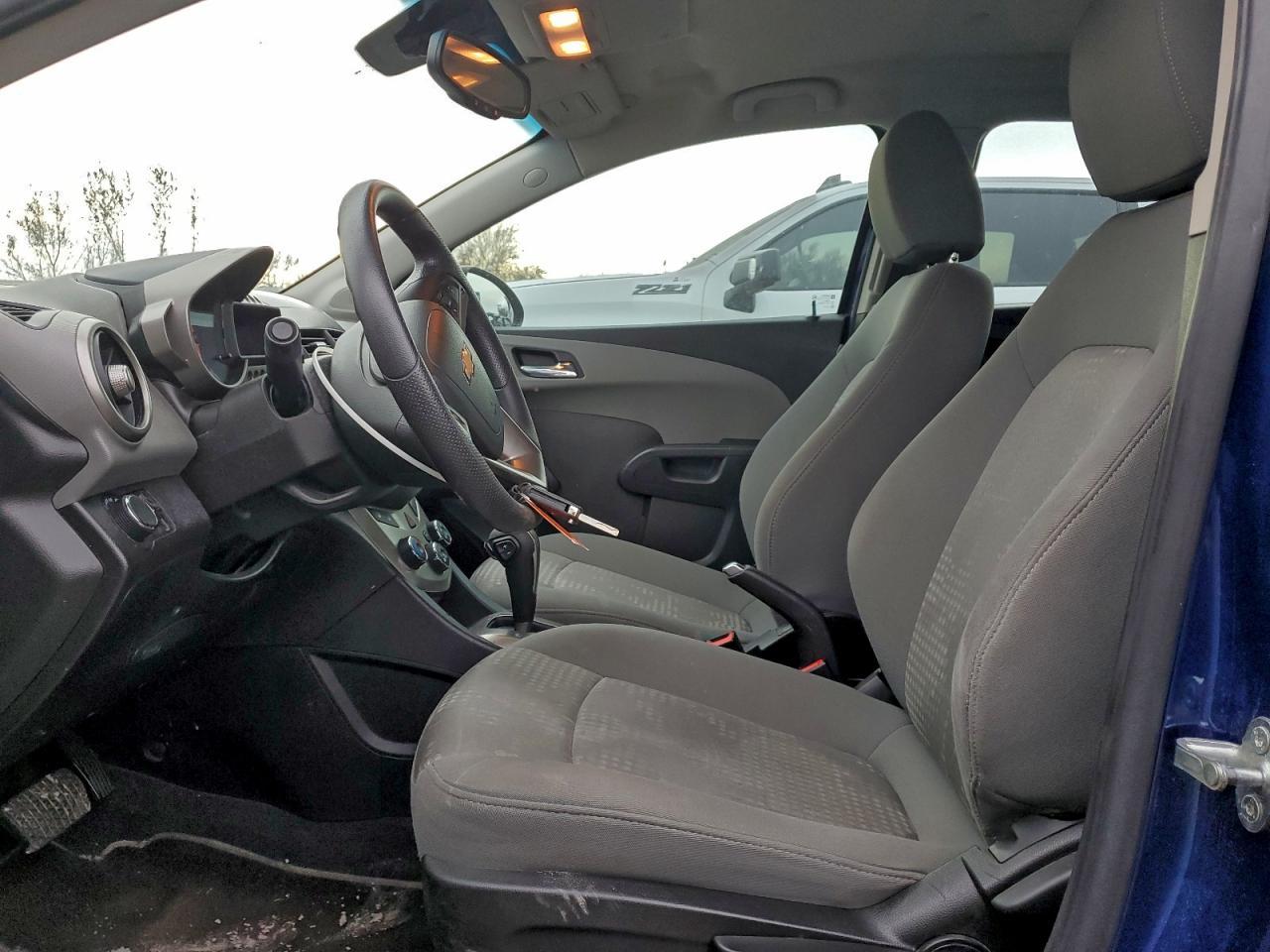 2014 Chevrolet Sonic Ls - zdjęcie 7