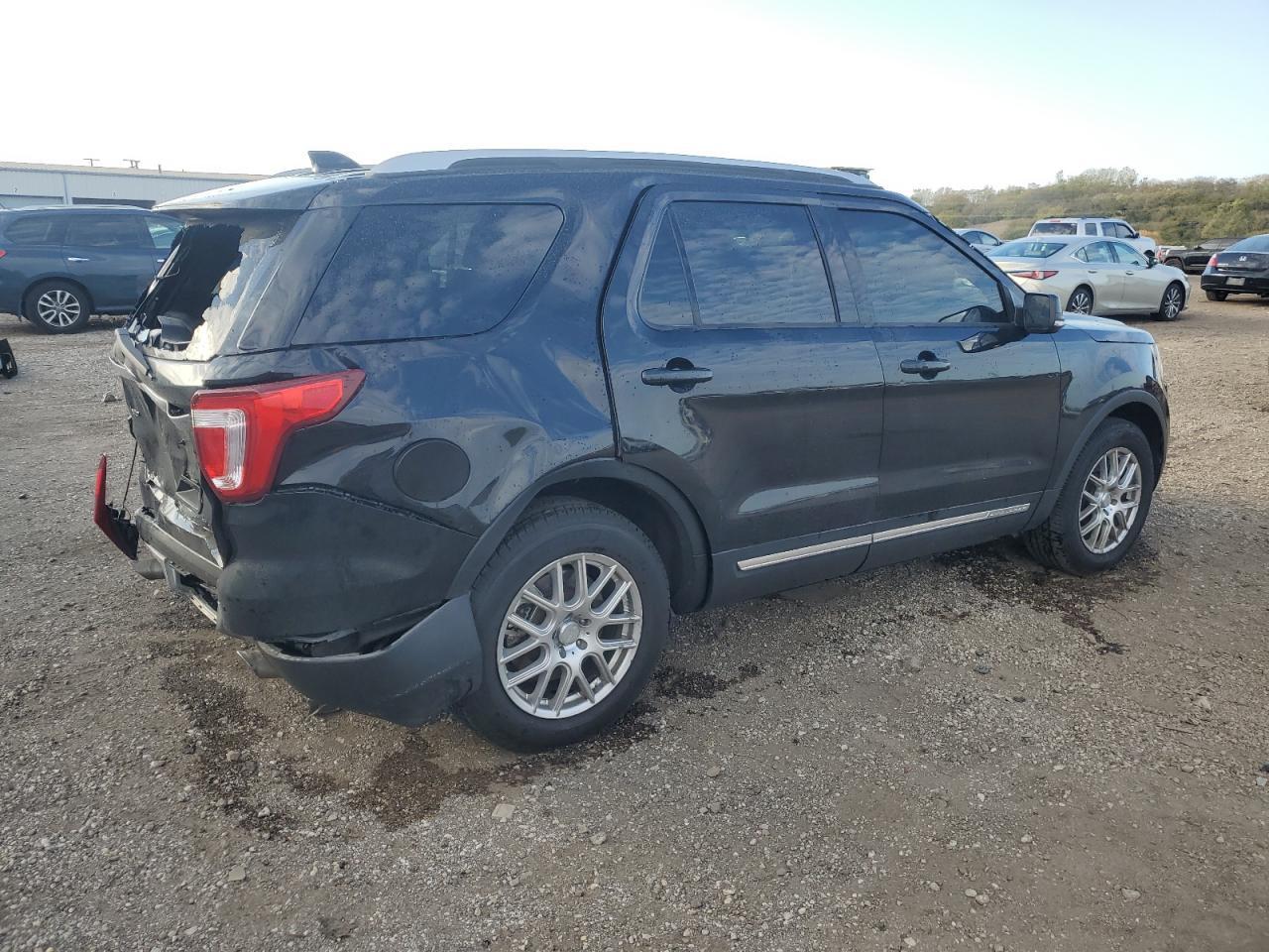 2016 Ford Explorer Xlt - zdjęcie 3