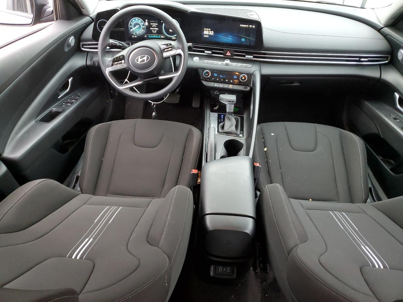 2024 Hyundai Elantra Sel - zdjęcie 8