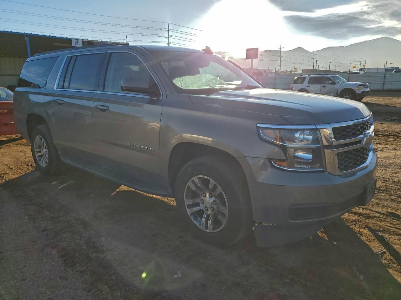 2018 Chevrolet Suburban - zdjęcie 4