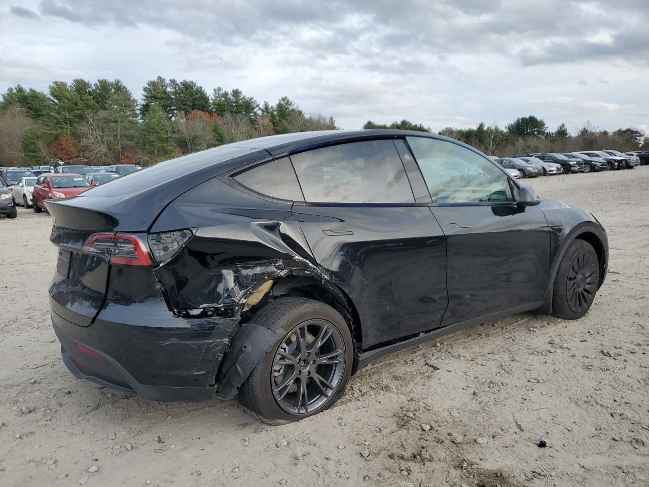 2024 Tesla Model Y - zdjęcie 3