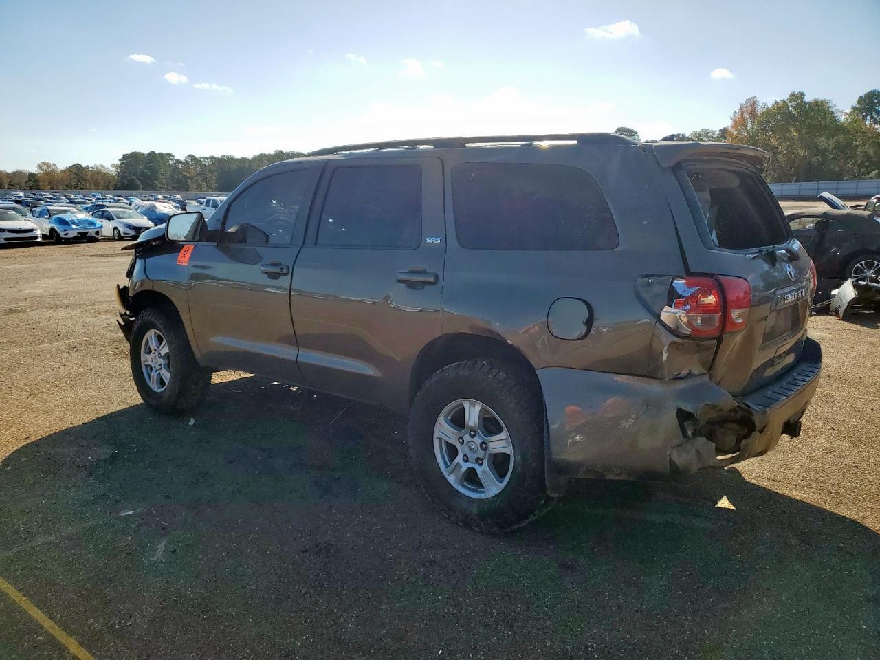 2016 Toyota Sequoia Sr5 - zdjęcie 2