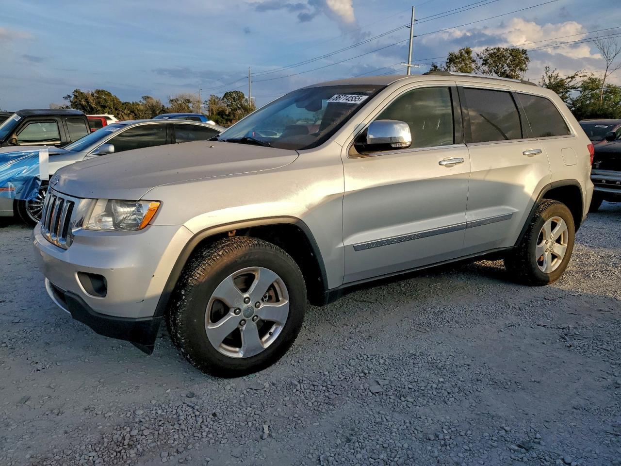 2013 Jeep Grand Cherokee Limited - zdjęcie główne