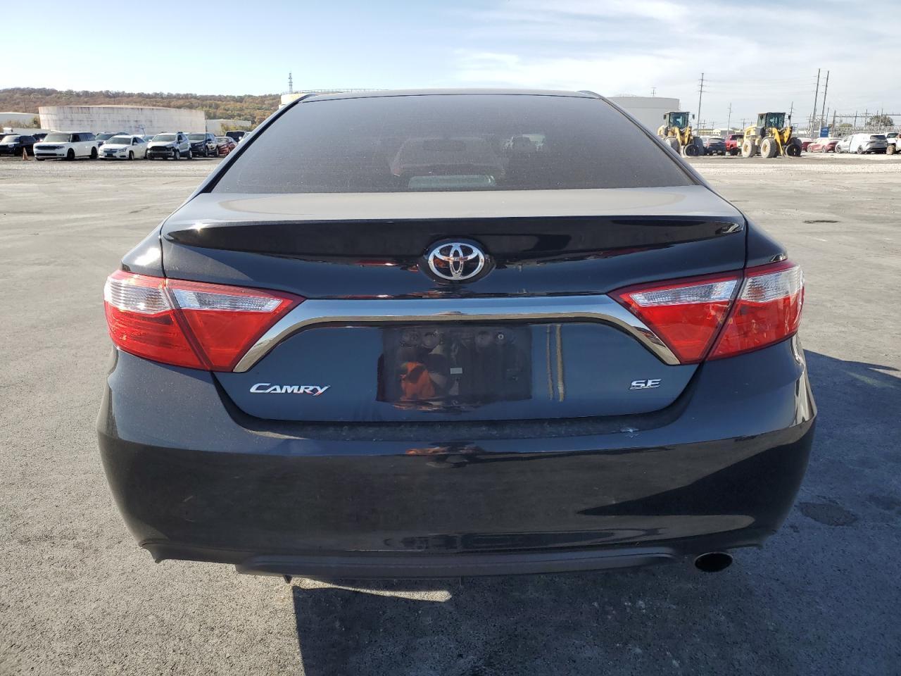 2015 Toyota Camry - zdjęcie 6