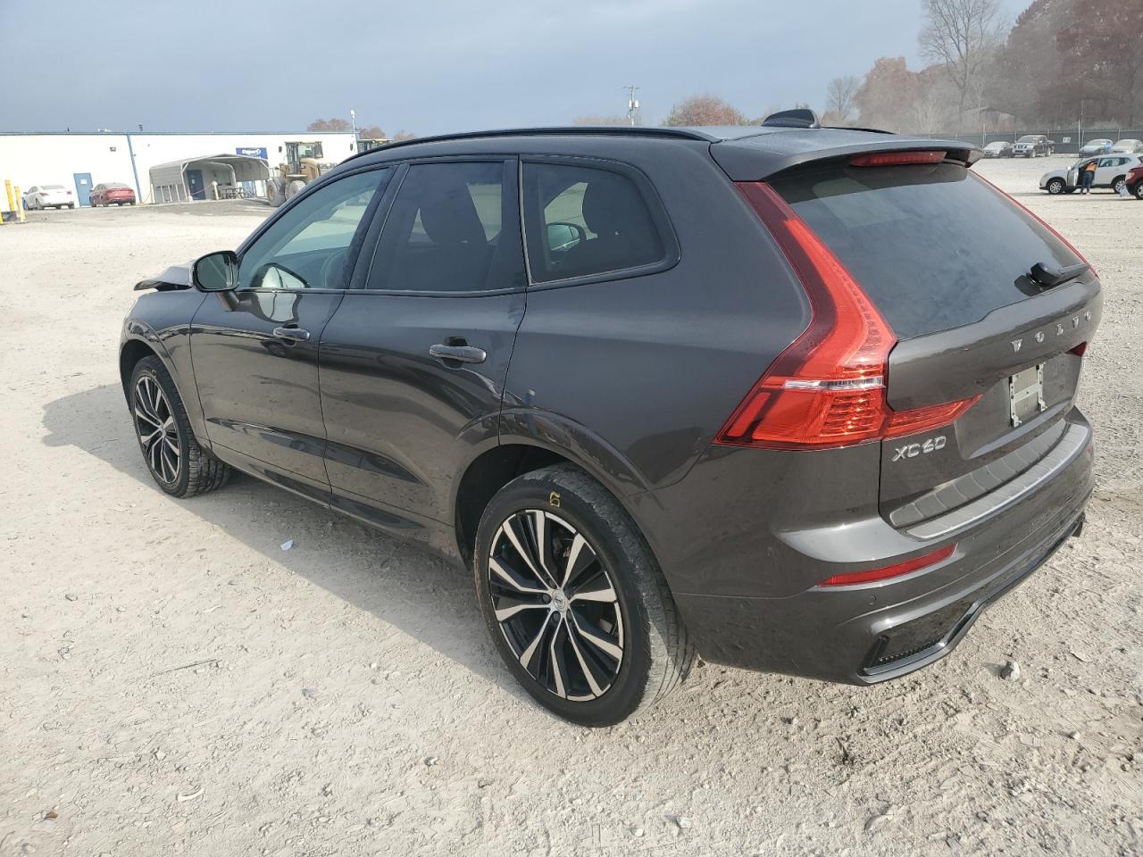 2024 Volvo XC60 - zdjęcie 2