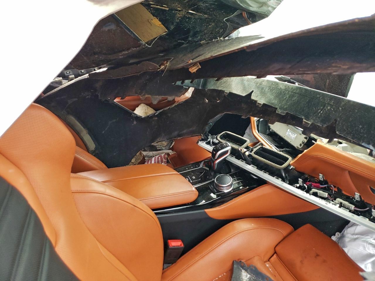 2021 BMW M5 - zdjęcie 8