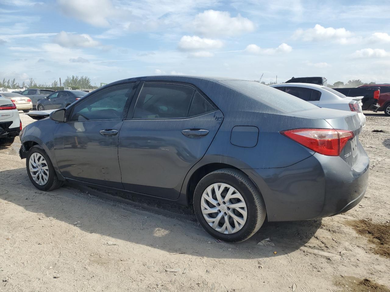 2019 Toyota Corolla - zdjęcie 2