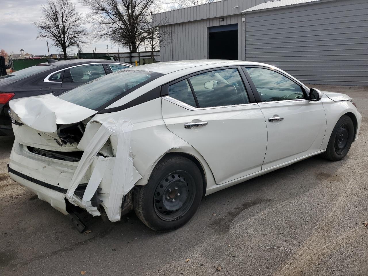 2023 Nissan Altima - zdjęcie 3