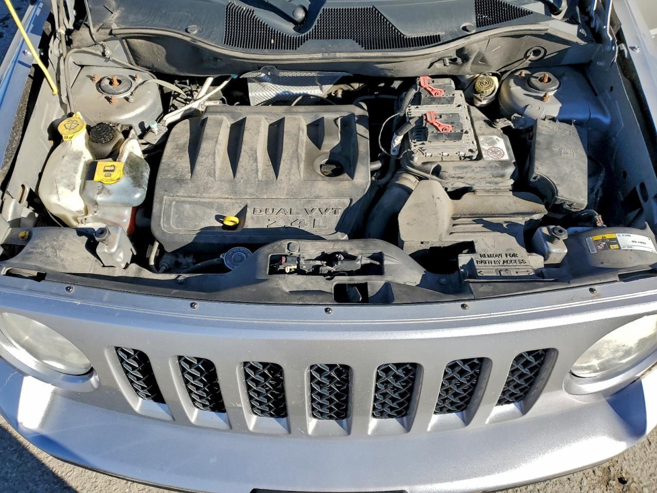 2014 Jeep Liberty (Patriot) - zdjęcie 12