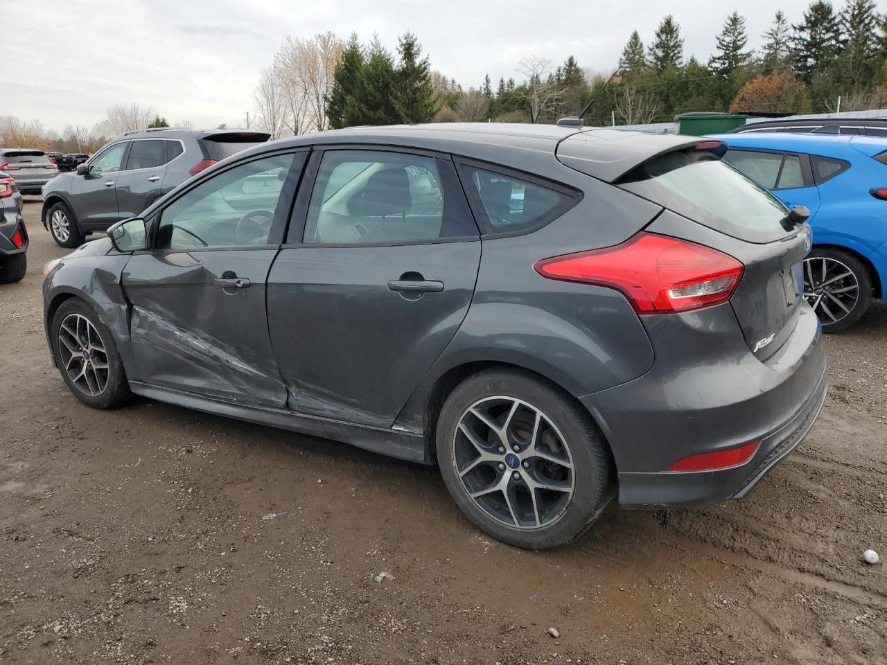 2018 Ford Focus - zdjęcie 2
