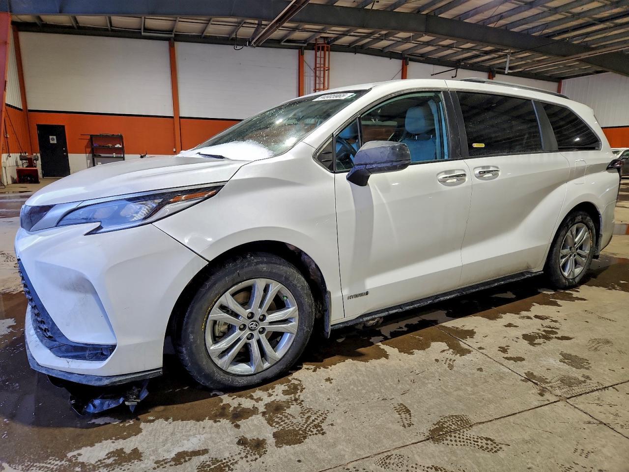 2021 Toyota Sienna - zdjęcie główne