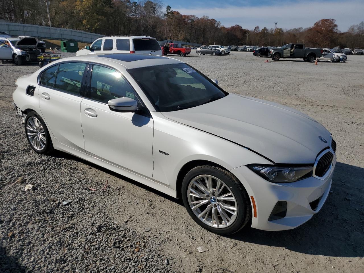 2023 BMW Seria 3 - zdjęcie 4