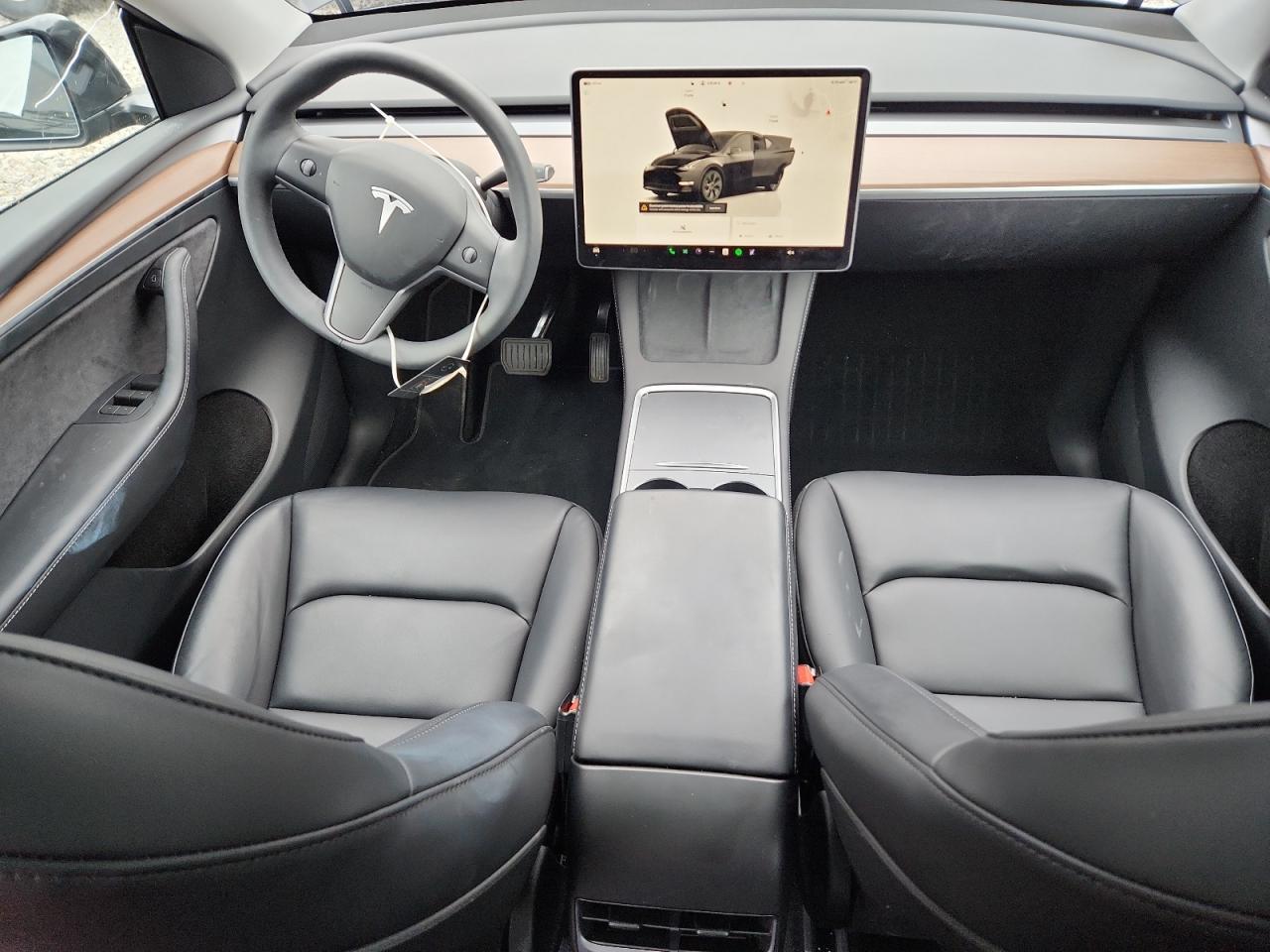 2024 Tesla Model Y - zdjęcie 8