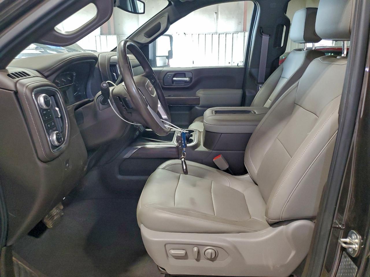 2020 GMC Sierra - zdjęcie 7