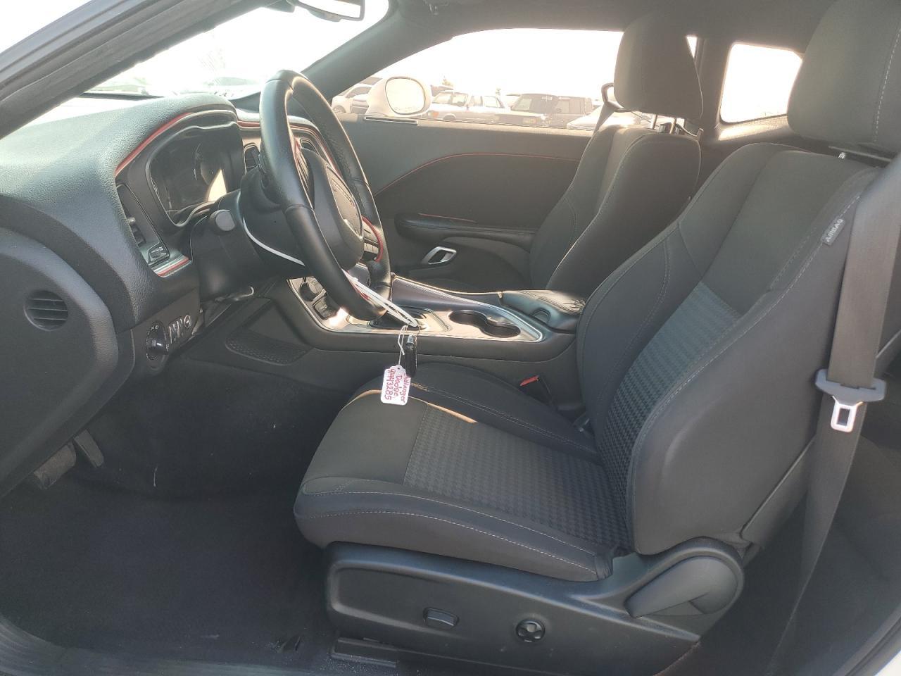 2017 Dodge Challenger - zdjęcie 7