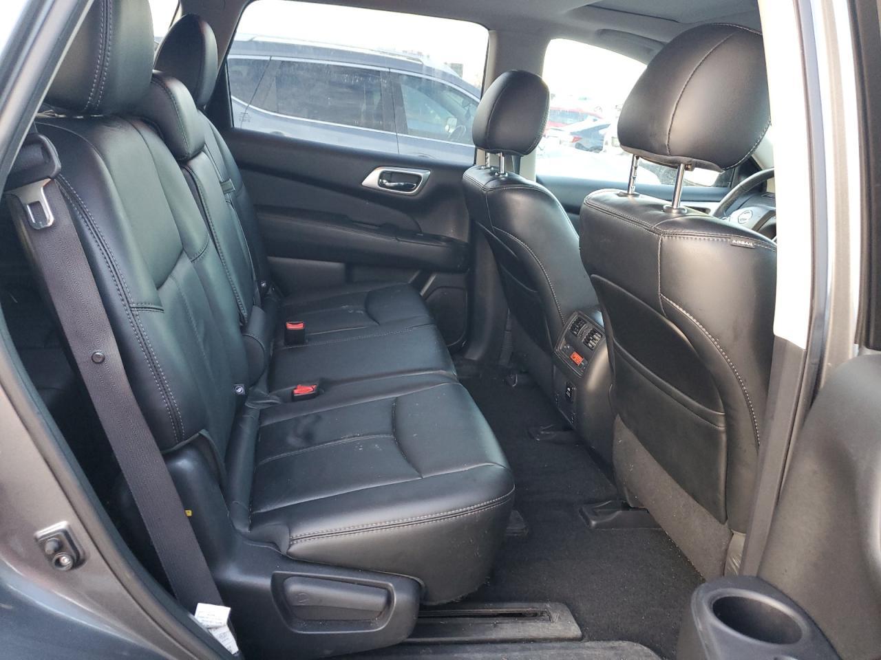 2015 Nissan Pathfinder - zdjęcie 11