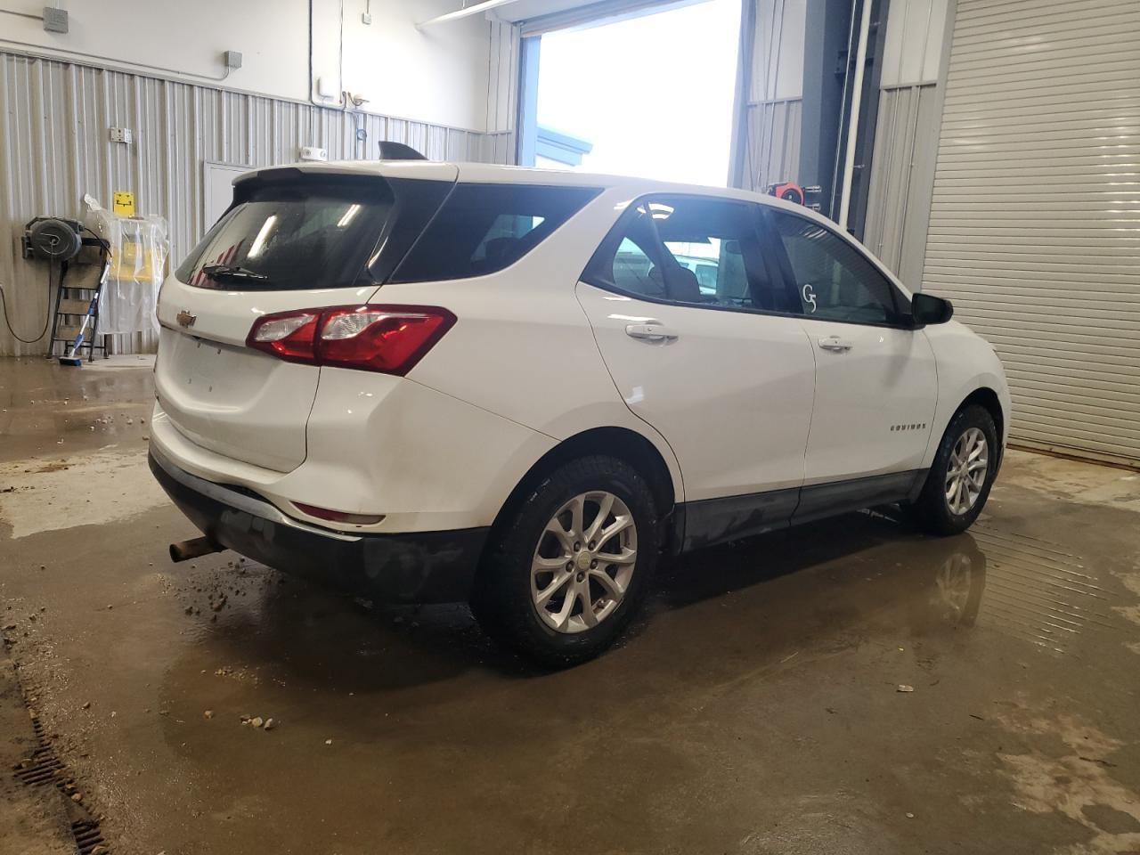 2018 Chevrolet Equinox Ls - zdjęcie 3