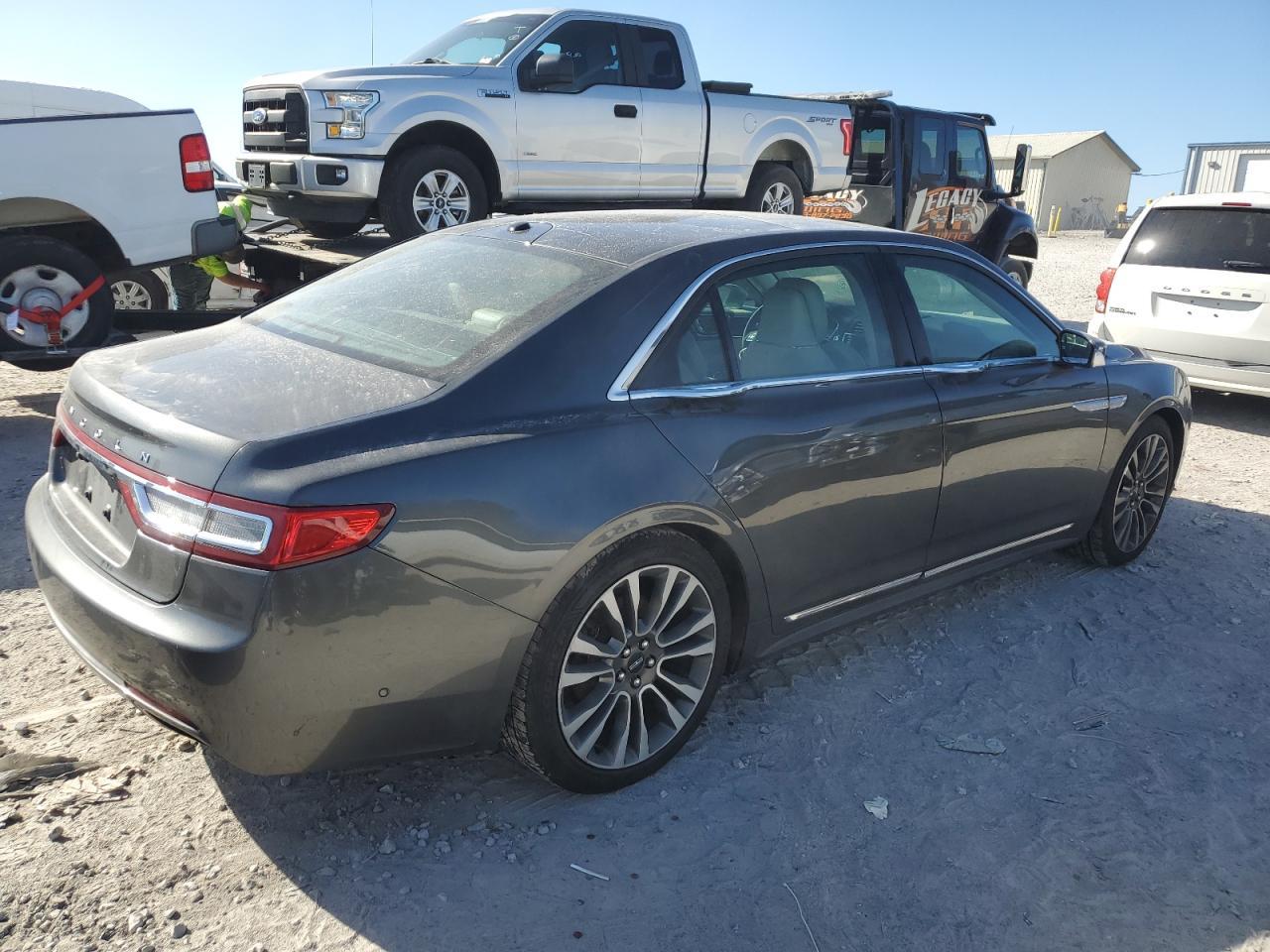2017 Lincoln Continental - zdjęcie 3