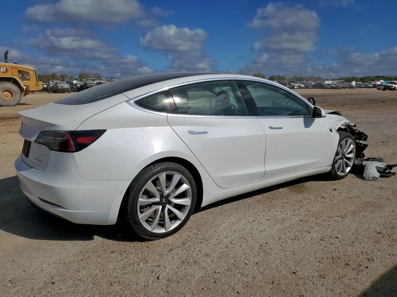 2020 Tesla Model 3 - zdjęcie 3