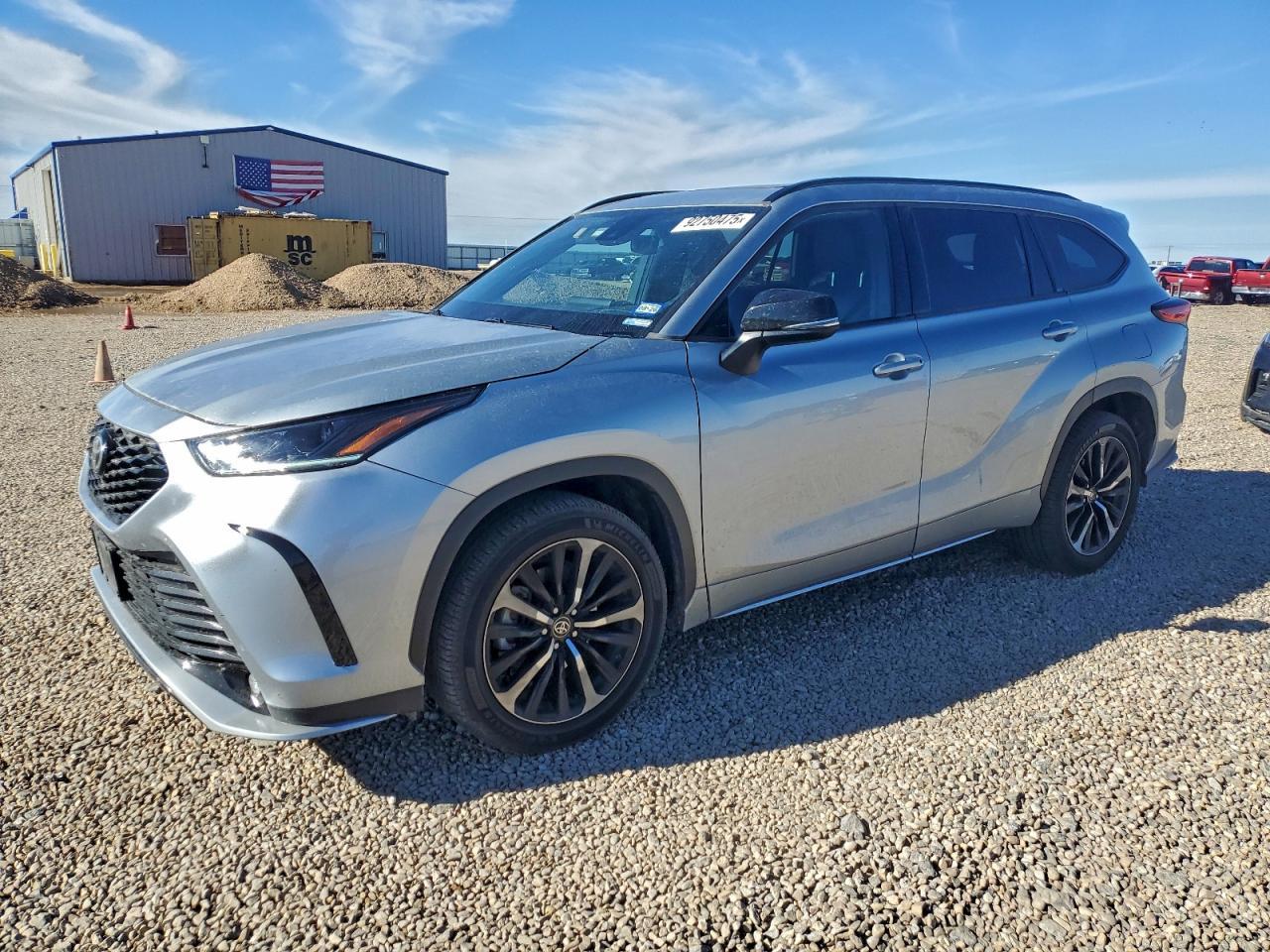 2021 Toyota Highlander - zdjęcie główne