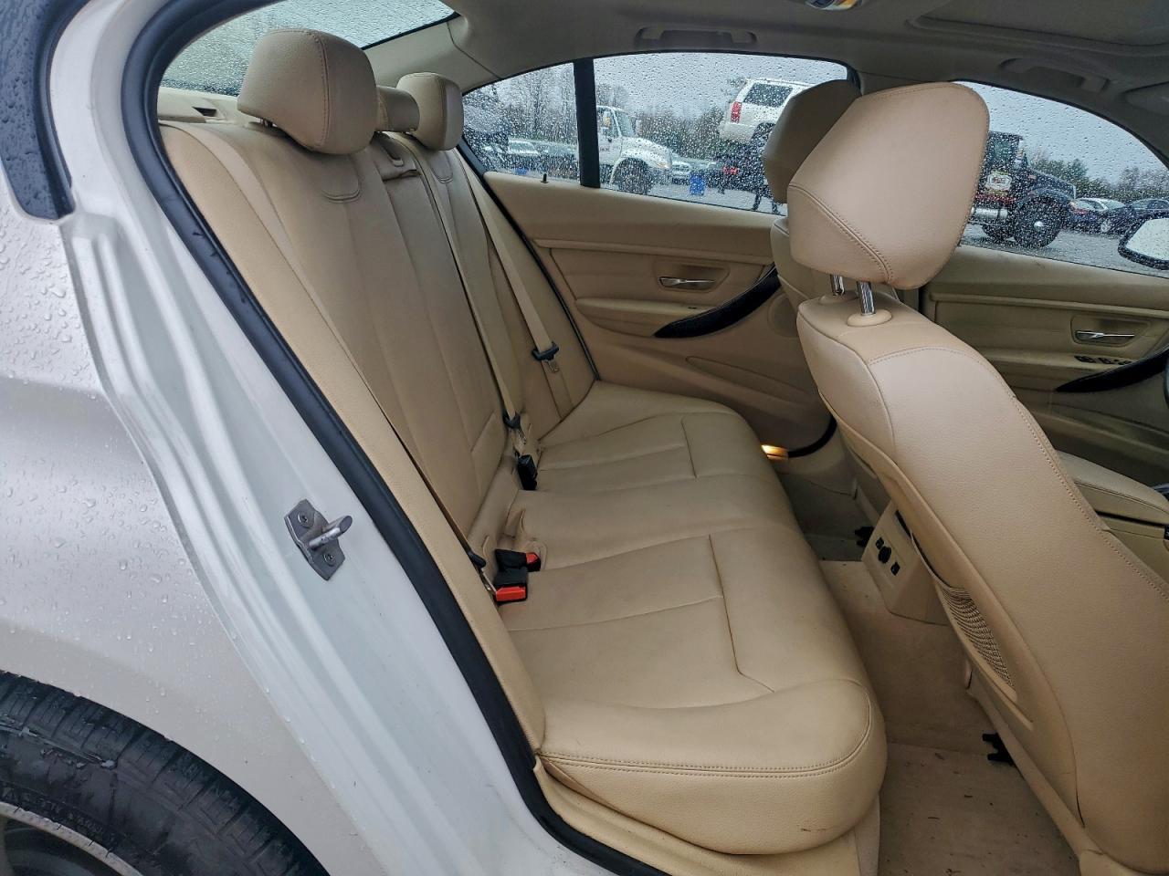 2015 BMW Seria 3 - zdjęcie 10