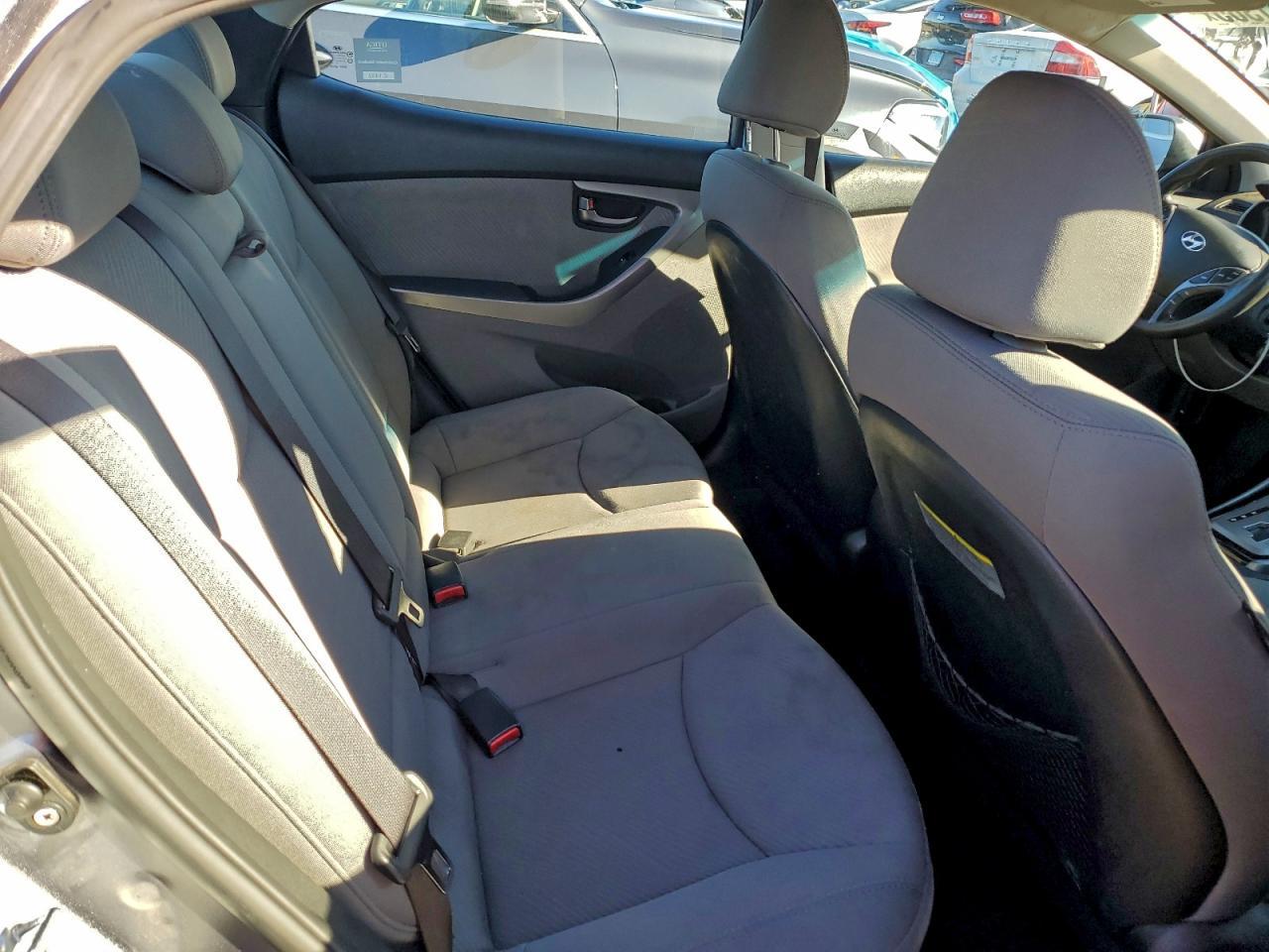 2013 Hyundai Elantra - zdjęcie 10
