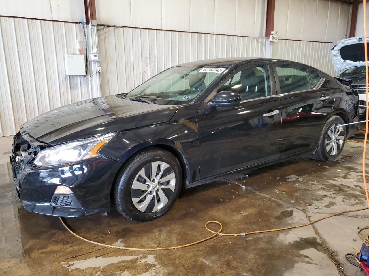 2019 Nissan Altima - zdjęcie główne