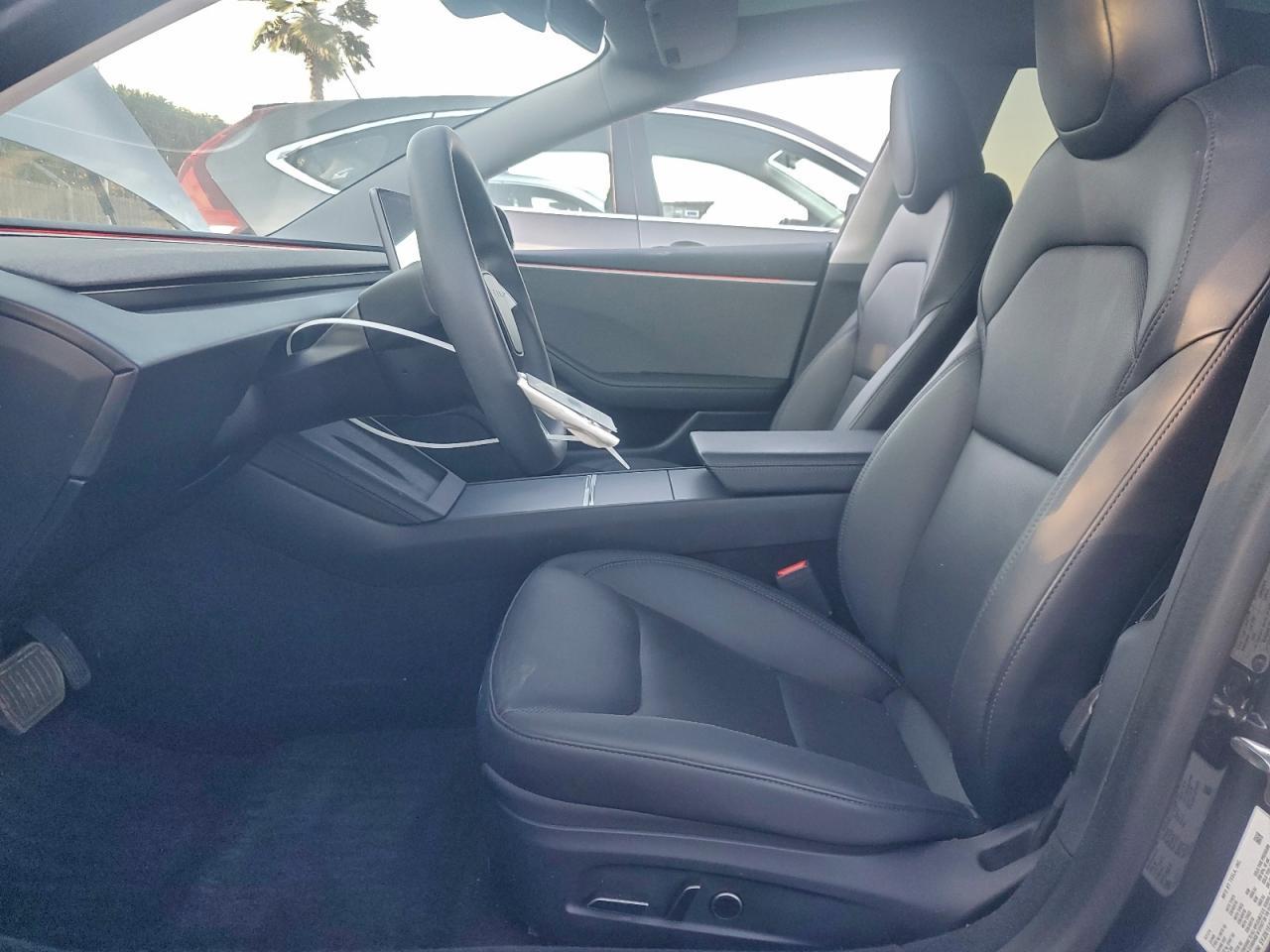 2024 Tesla Model 3 - zdjęcie 7