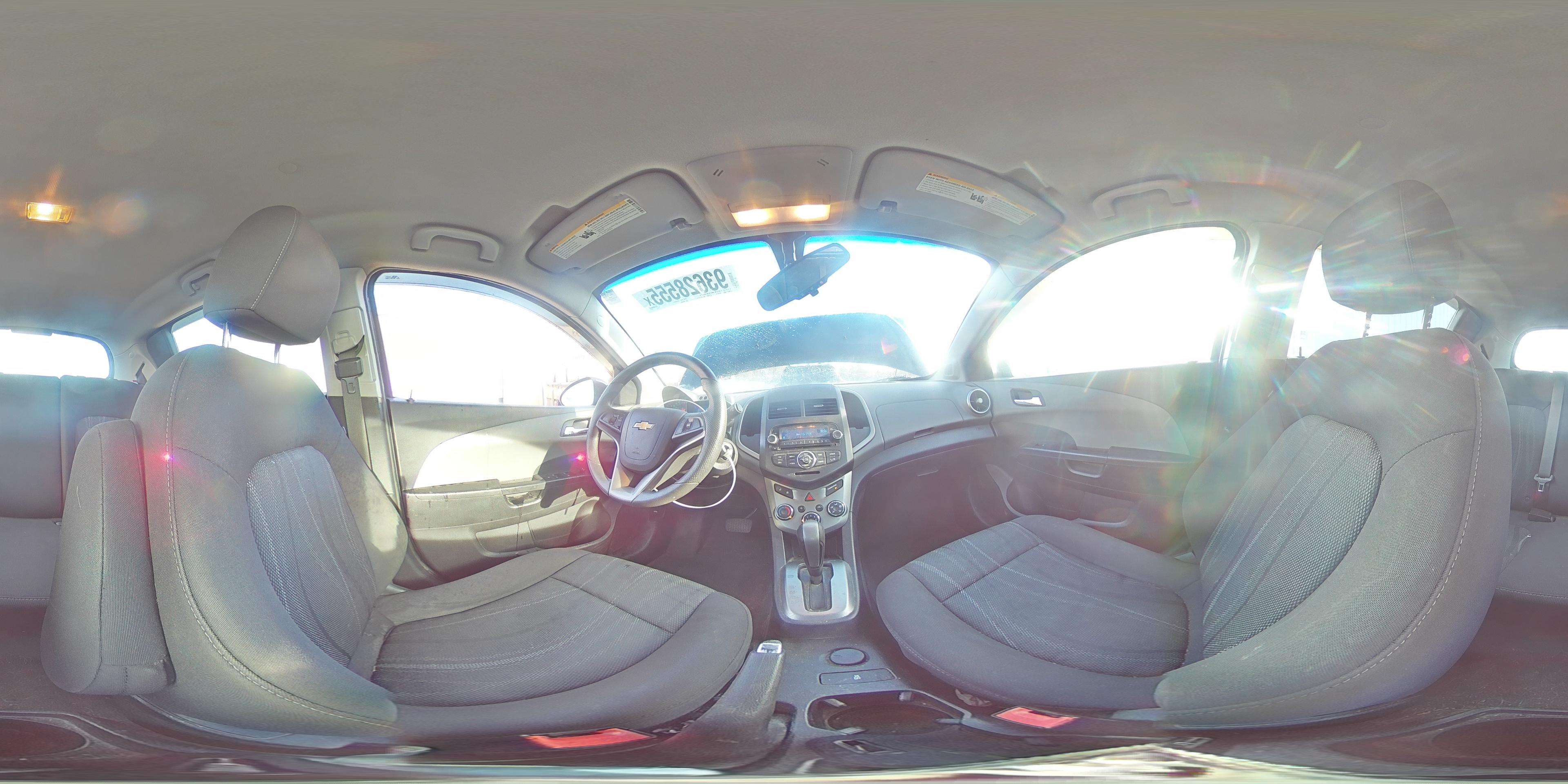 2014 Chevrolet Sonic - zdjęcie 14